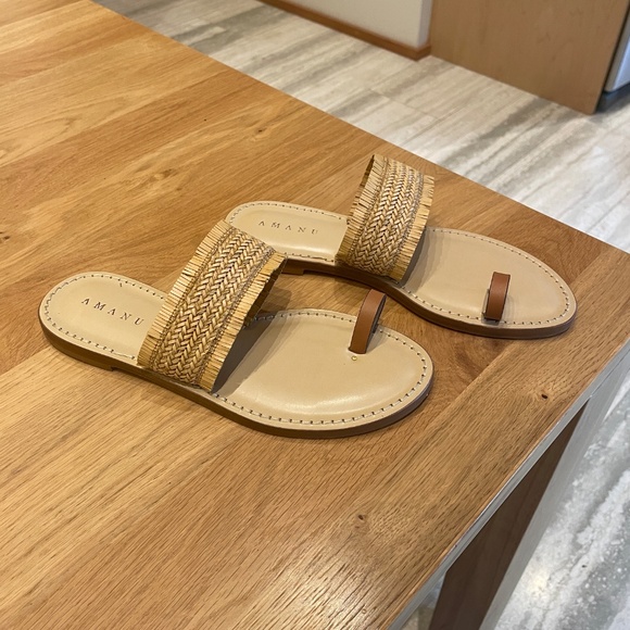 AMANU 'Shela' Woven Raffia and Leather Sandals - Picture 2 of 10